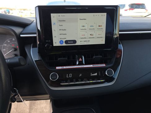 Used 2025 Toyota Corolla LE image 8