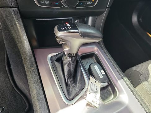 Used 2020 Dodge Charger SXT RWD image 30
