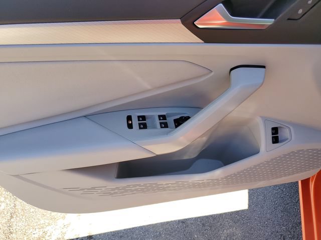 Used 2020 Volkswagen Jetta SE w/ SE Cold Weather Package FWD image 21