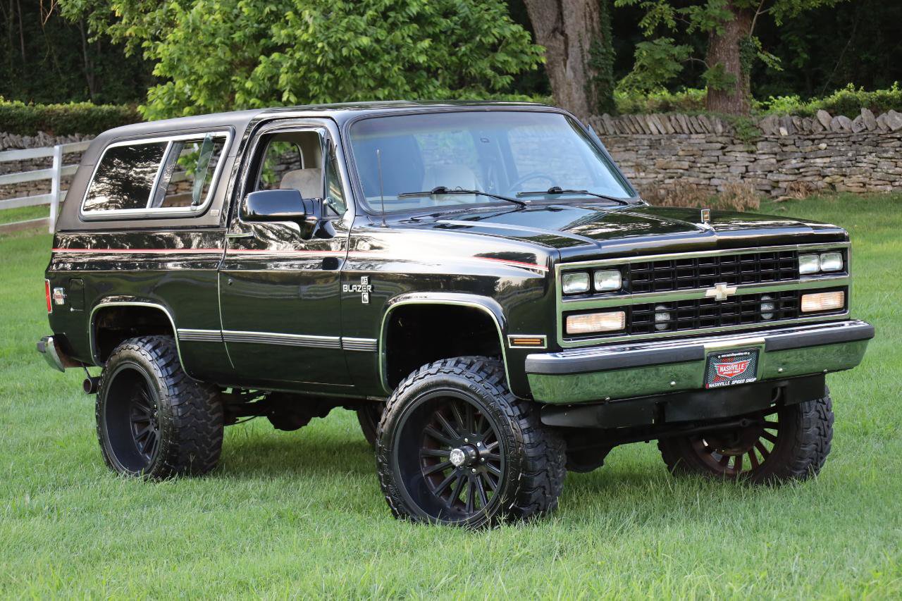 Used 1990 Chevrolet Blazer 4WD image 2