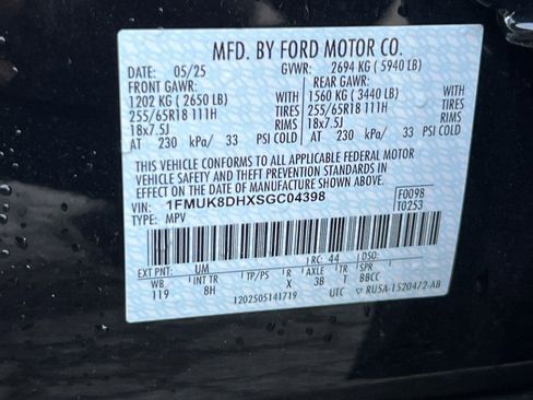 Used 2025 Ford Explorer Active AWD/4WD image 33