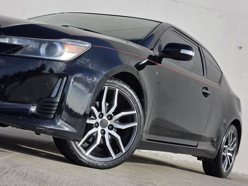 Used 2015 Scion tC FWD image 8