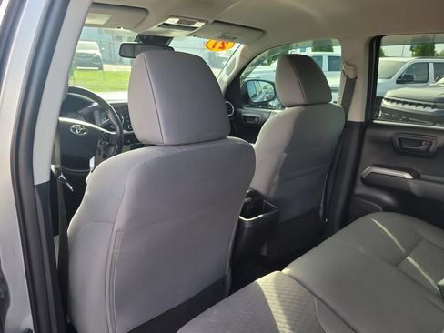 Used 2021 Toyota Tacoma SR5 RWD image 11