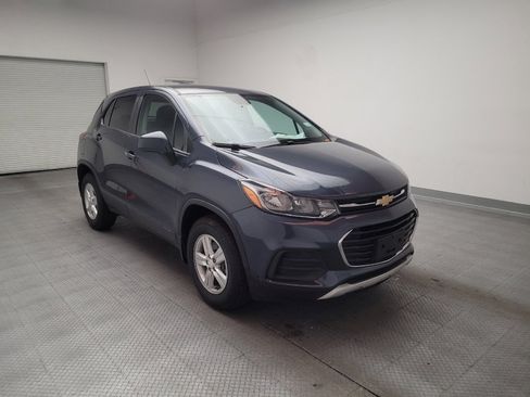 Used 2022 Chevrolet Trax LS w/ Tint and Cruise Package AWD/4WD image 13