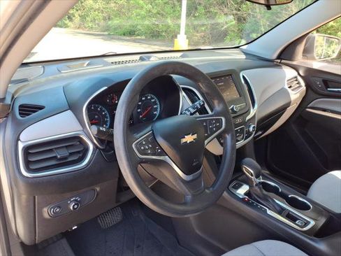 Used 2022 Chevrolet Equinox LS w/ LPO, Floor Liner Package AWD/4WD image 13