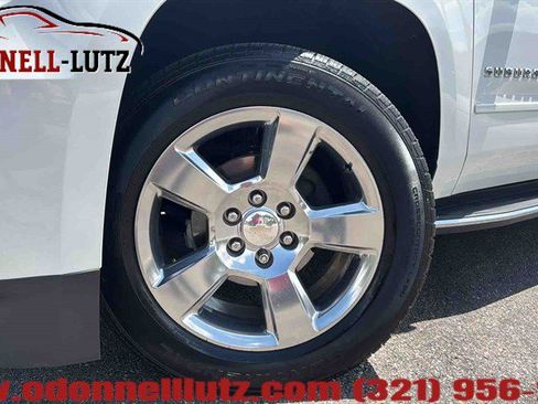 Used 2020 Chevrolet Suburban Premier image 2