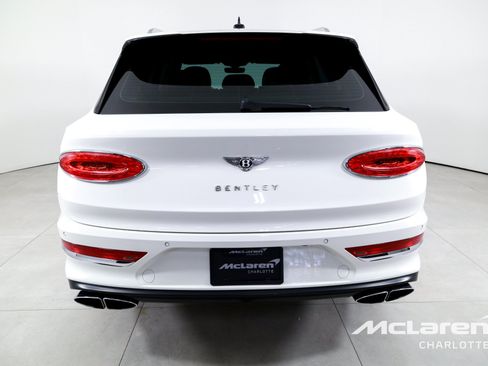 Used 2021 Bentley Bentayga Plug-In Hybrid AWD/4WD image 7