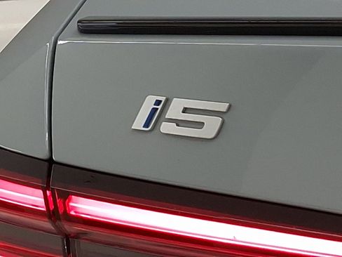 New 2026 BMW i5 eDrive40 w/ M Sport Package image 22