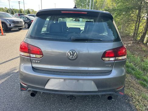 Used 2011 Volkswagen Golf 4-Door image 3