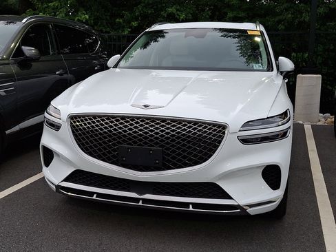 Used 2024 Genesis GV70 2.5T w/ Select Package AWD/4WD image 4