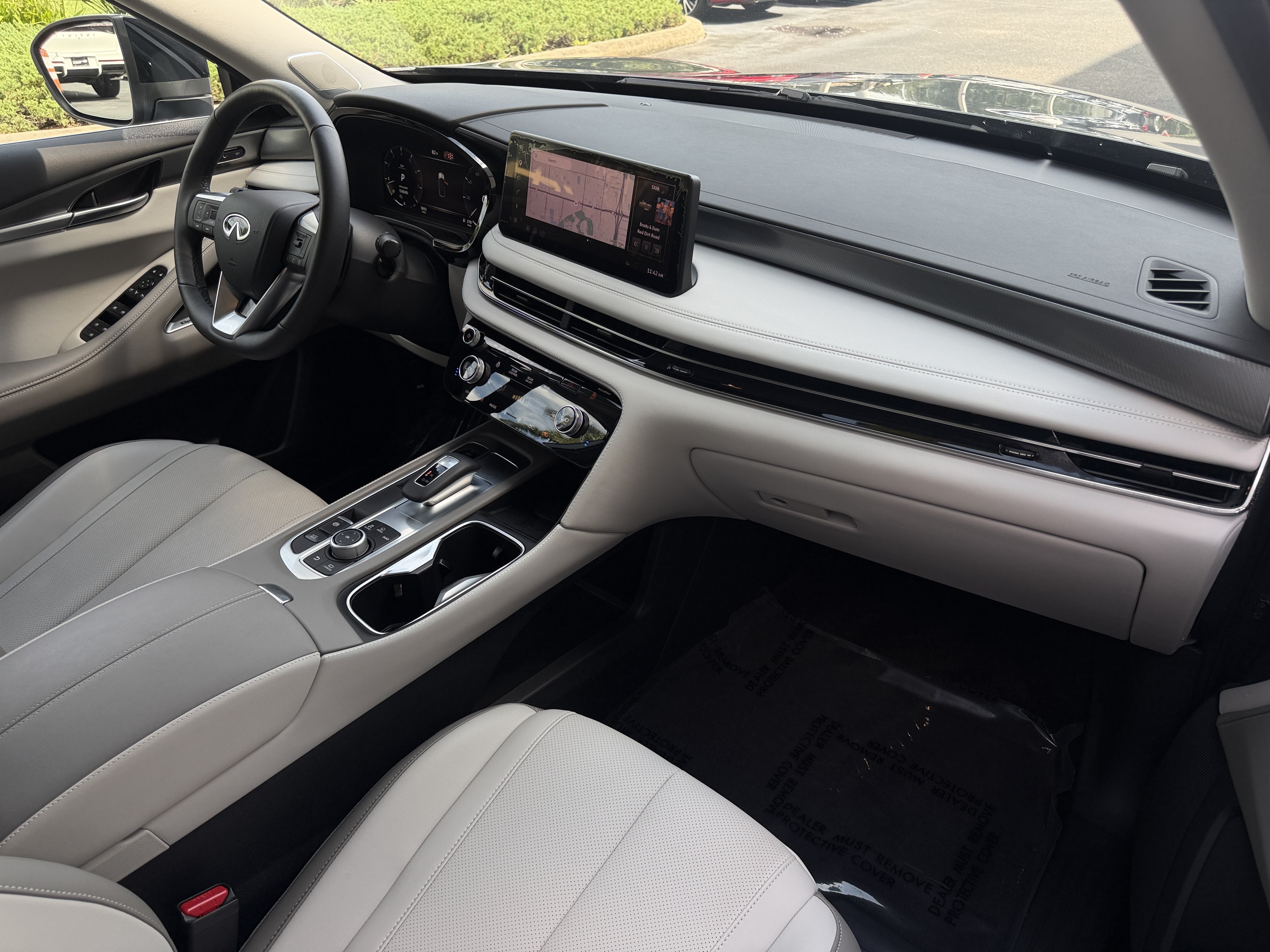 Certified 2027 INFINITI QX60 Luxe w/ Cargo Package FWD image 13