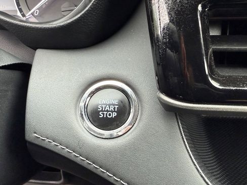 Used 2023 Toyota Highlander LE image 11