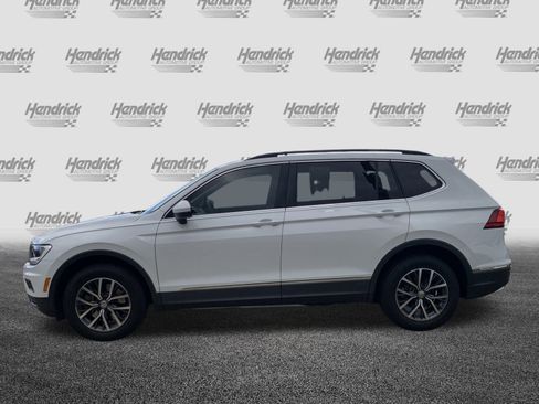 Used 2020 Volkswagen Tiguan SE w/ Panoramic Sunroof Package image 7