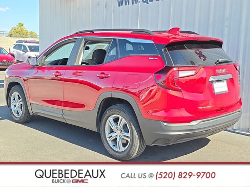 Used 2024 GMC Terrain SLE w/ Driver Convenience Package FWD image 5