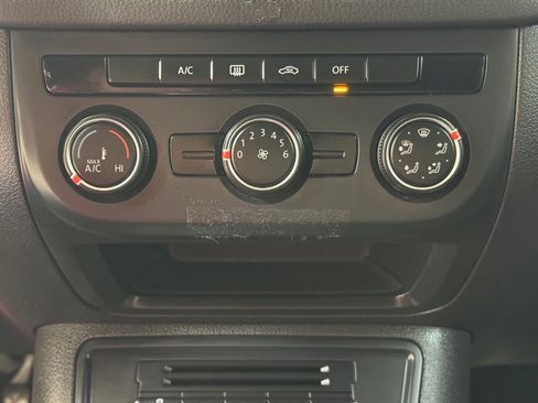 Used 2018 Volkswagen Tiguan Limited AWD/4WD image 37