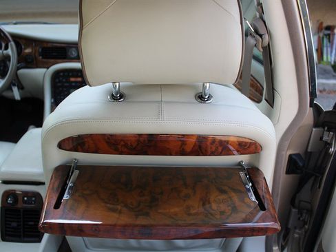 Used 2001 Jaguar XJ RWD image 29