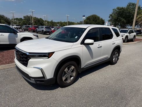 Used 2024 Honda Pilot EX-L image 11