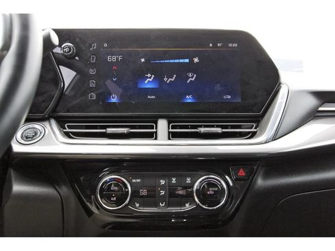 Used 2024 Chevrolet Trax ACTIV w/ Sunroof Package FWD image 29