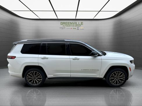 Used 2023 Jeep Grand Cherokee L Summit AWD/4WD image 9