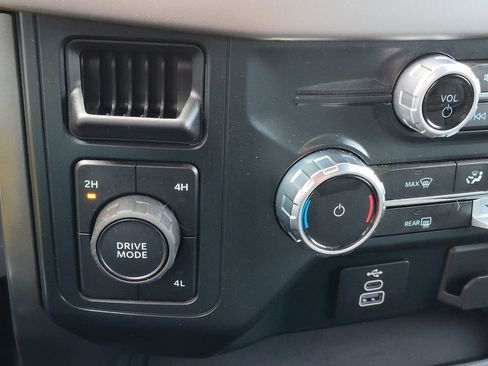 Used 2025 Ford F150 XLT w/ Equipment Group 301A Standard image 26