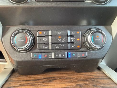 Used 2020 Ford F150 Lariat AWD/4WD image 22