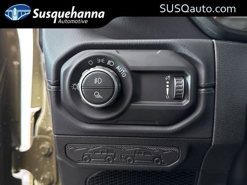 New 2025 Jeep Gladiator Sport image 25