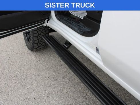 Used 2025 GMC Sierra 2500 AT4 w/ AT4 Premium Plus Package image 10