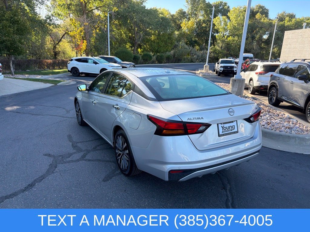 Used 2024 Nissan Altima 2.5 SV FWD image 6