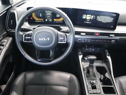 Used 2025 Kia Sorento S FWD image 11
