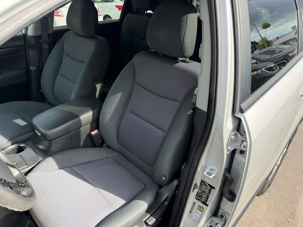 Used 2013 Kia Sorento LX FWD image 21