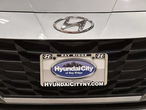 Used 2023 Hyundai Elantra SEL FWD image 11