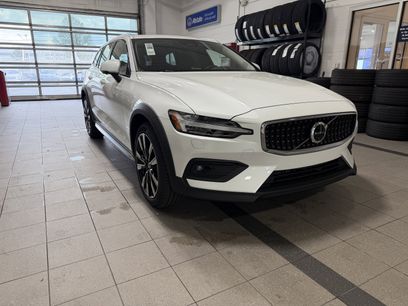 New 2026 Volvo V60 B5 Cross Country Ultra w/ Climate Package