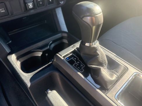 Used 2019 Toyota Tacoma TRD Off-Road image 29