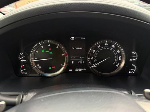 Used 2019 Lexus LX 570 4WD w/ Luxury Package image 17