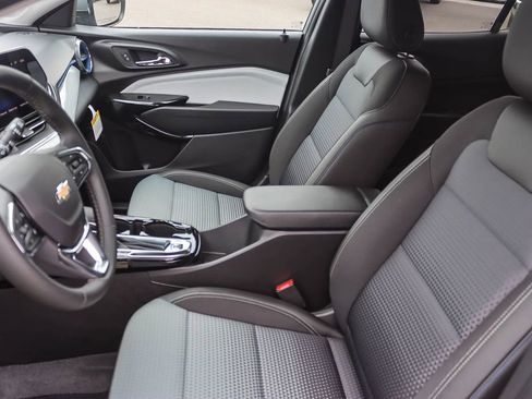 New 2026 Chevrolet Trax LT w/ Sunroof Package image 16