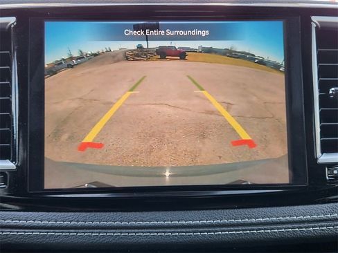 Used 2025 Chrysler Pacifica Limited image 51