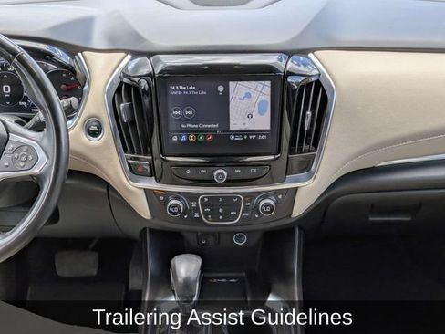 Used 2023 Chevrolet Traverse Premier FWD image 26