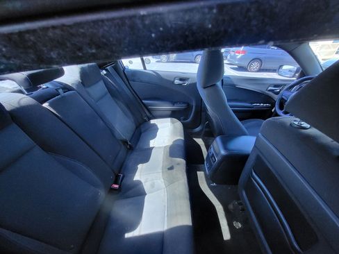 Used 2016 Dodge Charger SE image 9