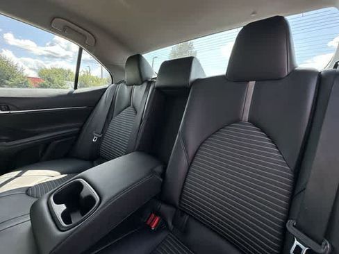 Used 2021 Toyota Camry SE FWD image 15