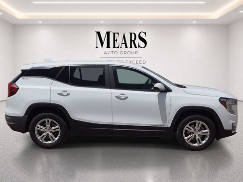Used 2024 GMC Terrain SLE FWD image 6