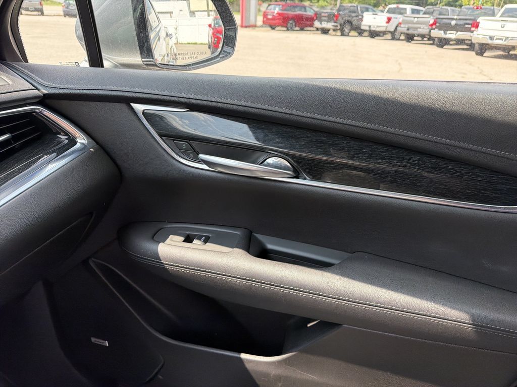 Used 2021 Cadillac XT5 Premium Luxury AWD/4WD image 28