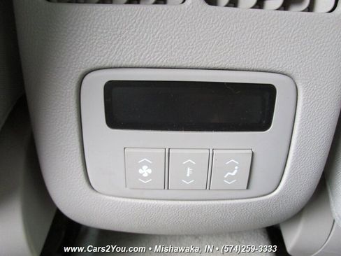 Used 2010 Cadillac DTS Luxury image 18