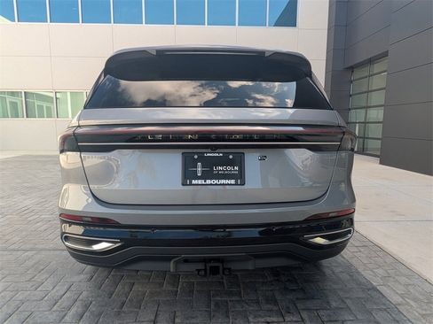 Certified 2025 Lincoln Nautilus Premier image 5