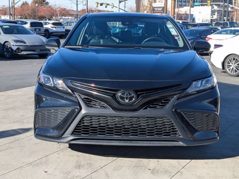 Used 2024 Toyota Camry SE image 11