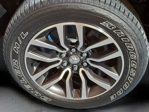 Used 2025 RAM 1500 Limited image 11