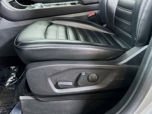 Used 2022 Ford Edge SEL image 18