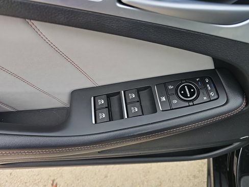 Used 2018 Genesis G80 3.3T Sport image 11