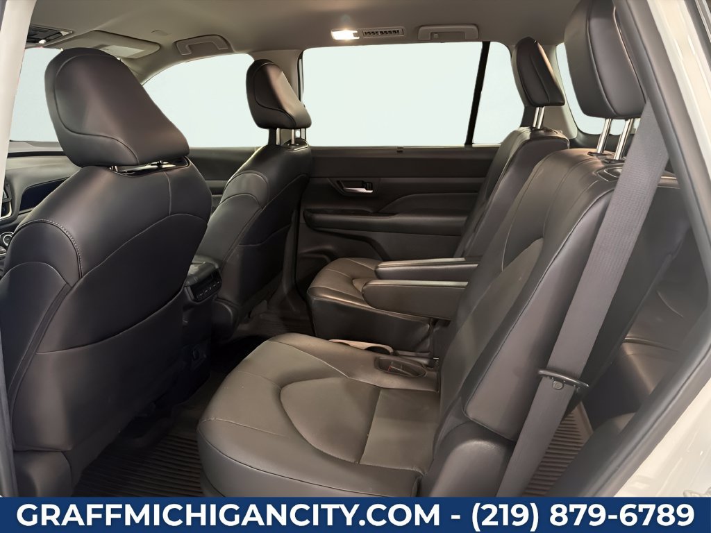 Used 2024 Toyota Grand Highlander AWD image 11