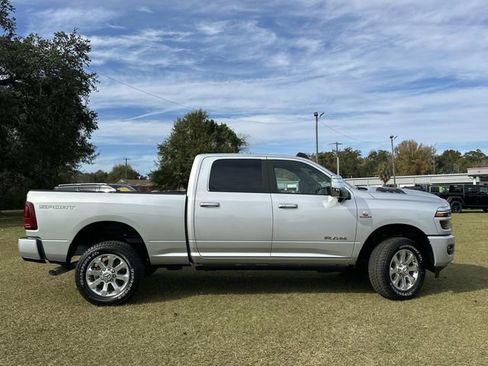 New 2026 RAM 2500 Laramie AWD/4WD image 6