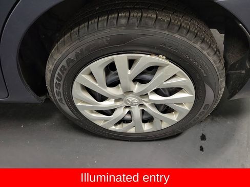 Used 2017 Toyota Corolla LE image 10